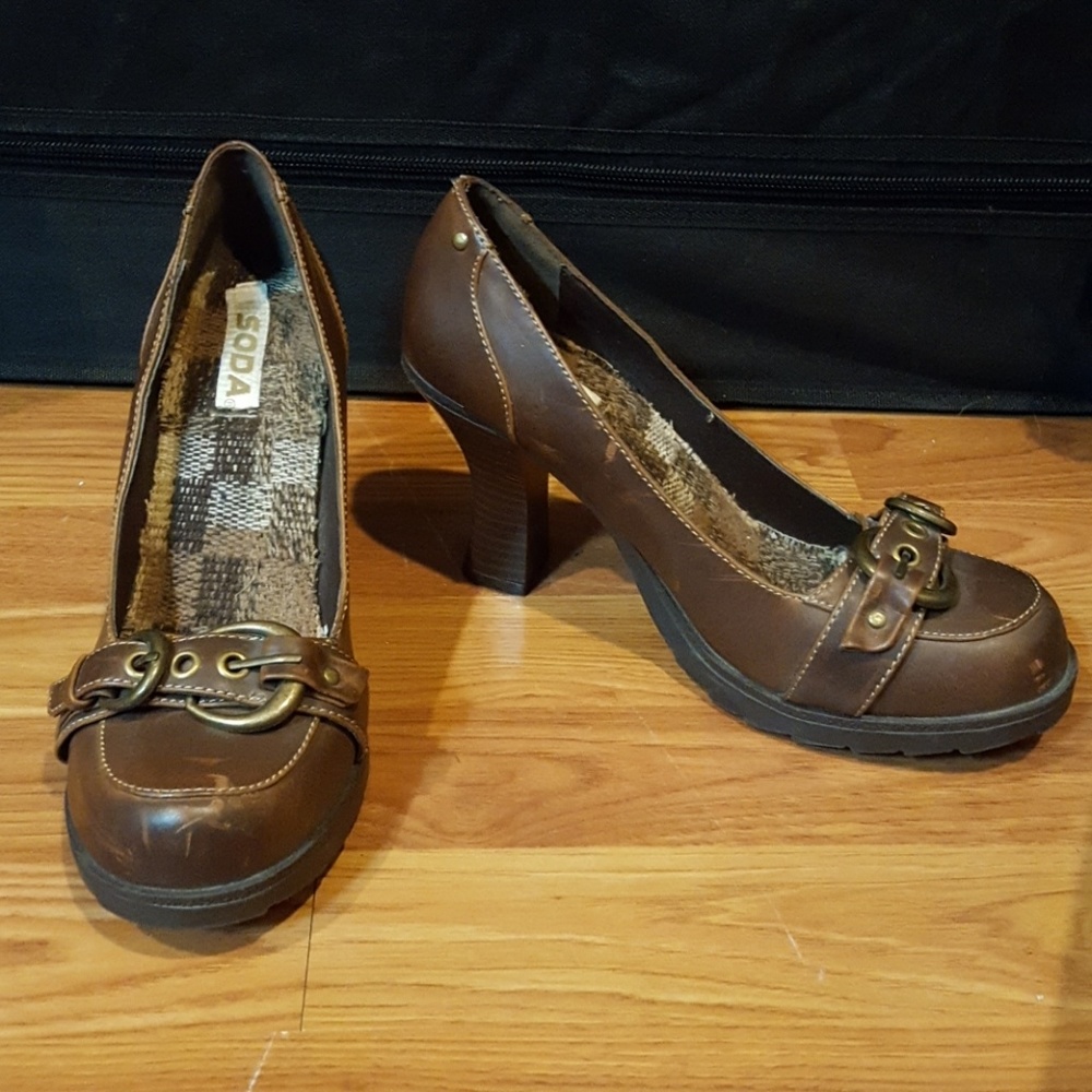 Soda heels size 10